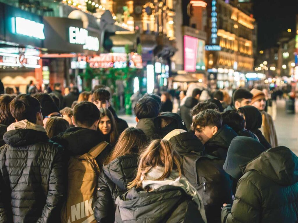 Groups of teams in the city